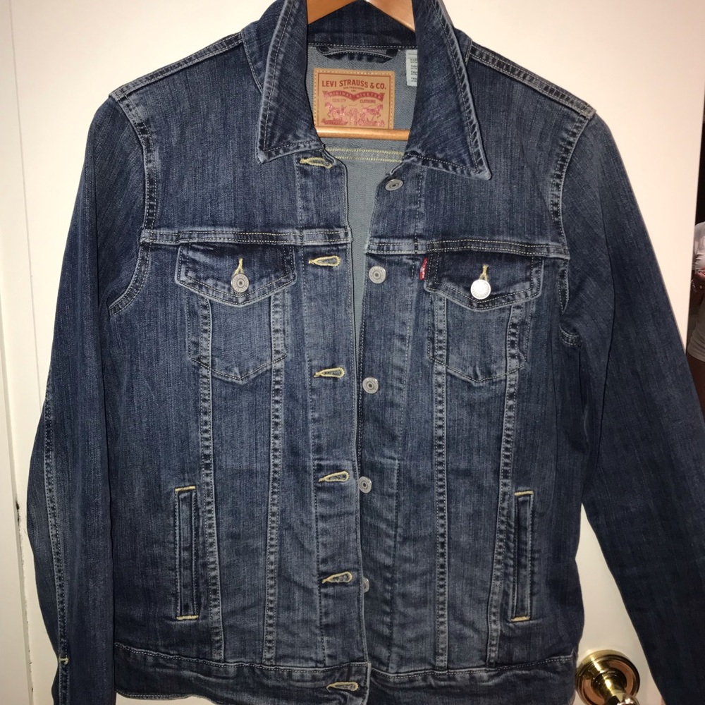 Women’s Levi’s denim jacket